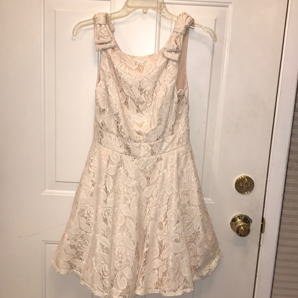 White lace dress